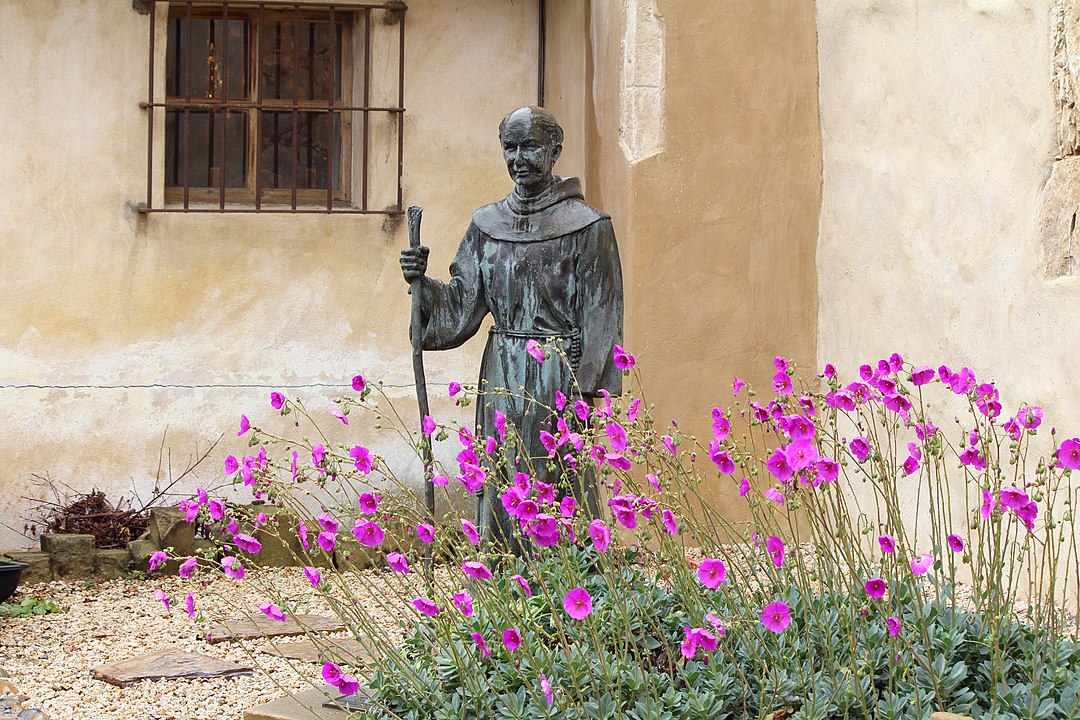 1080px Statue of Junipero Serra at Carmel Mission