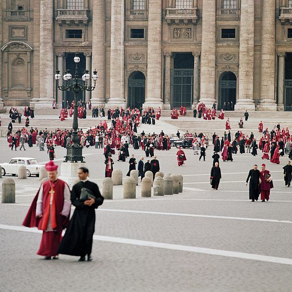 600px Second Vatican Council by Lothar Wolleh 006
