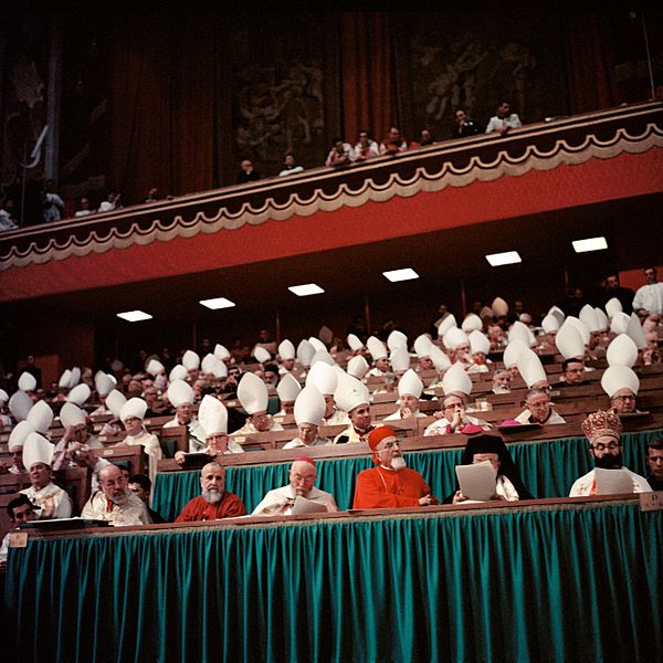 600px Second Vatican Council by Lothar Wolleh 007