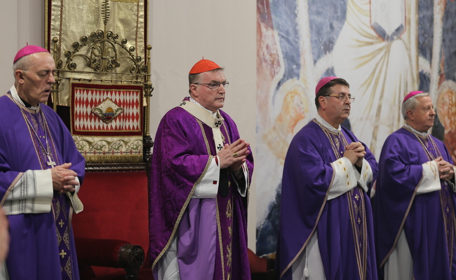 Kardinal Bozanić predvodio misu zadušnicu za papu Benedikta XVI 2