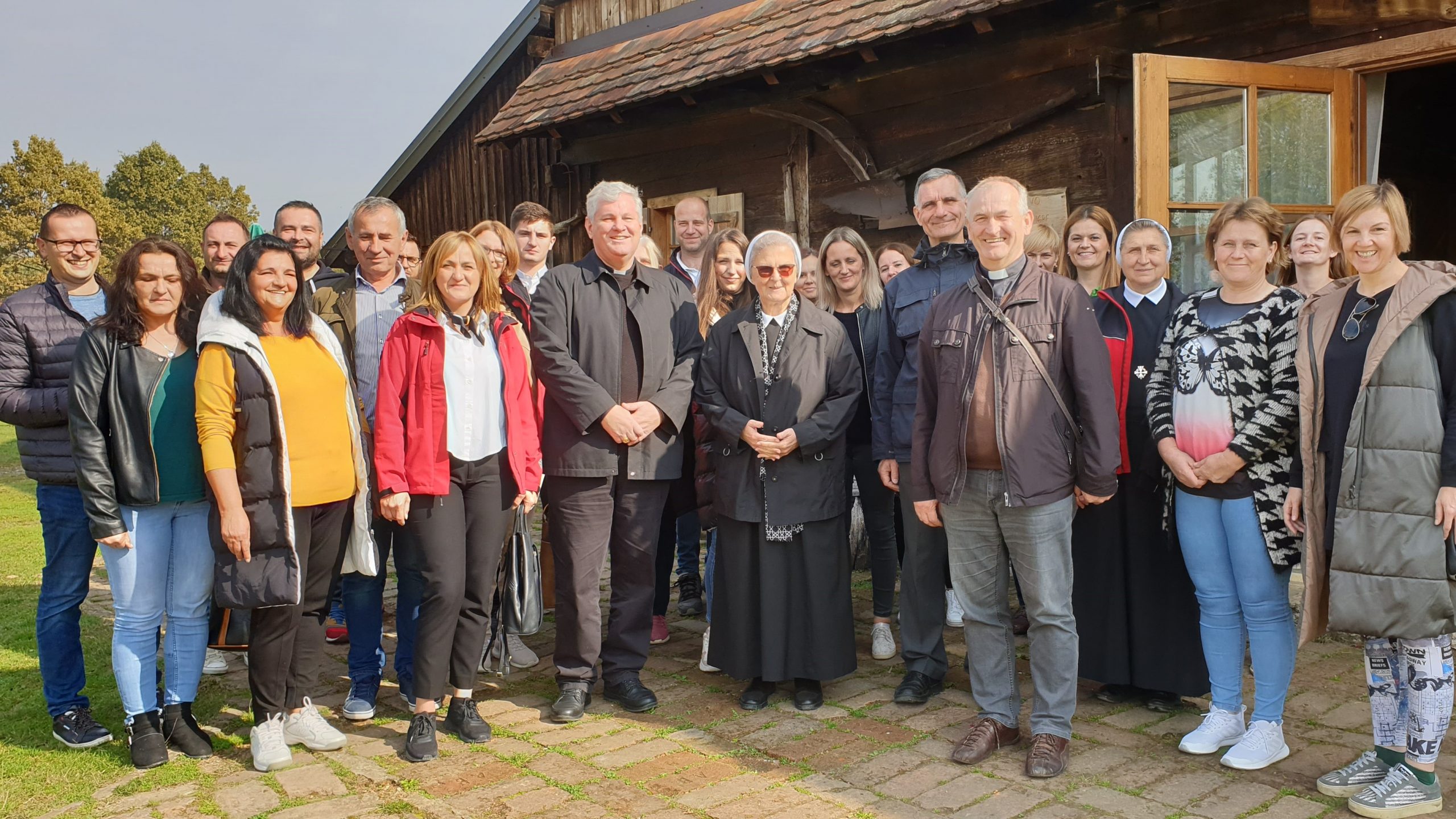 15 10 22 posjet caritasu sisak 11 scaled